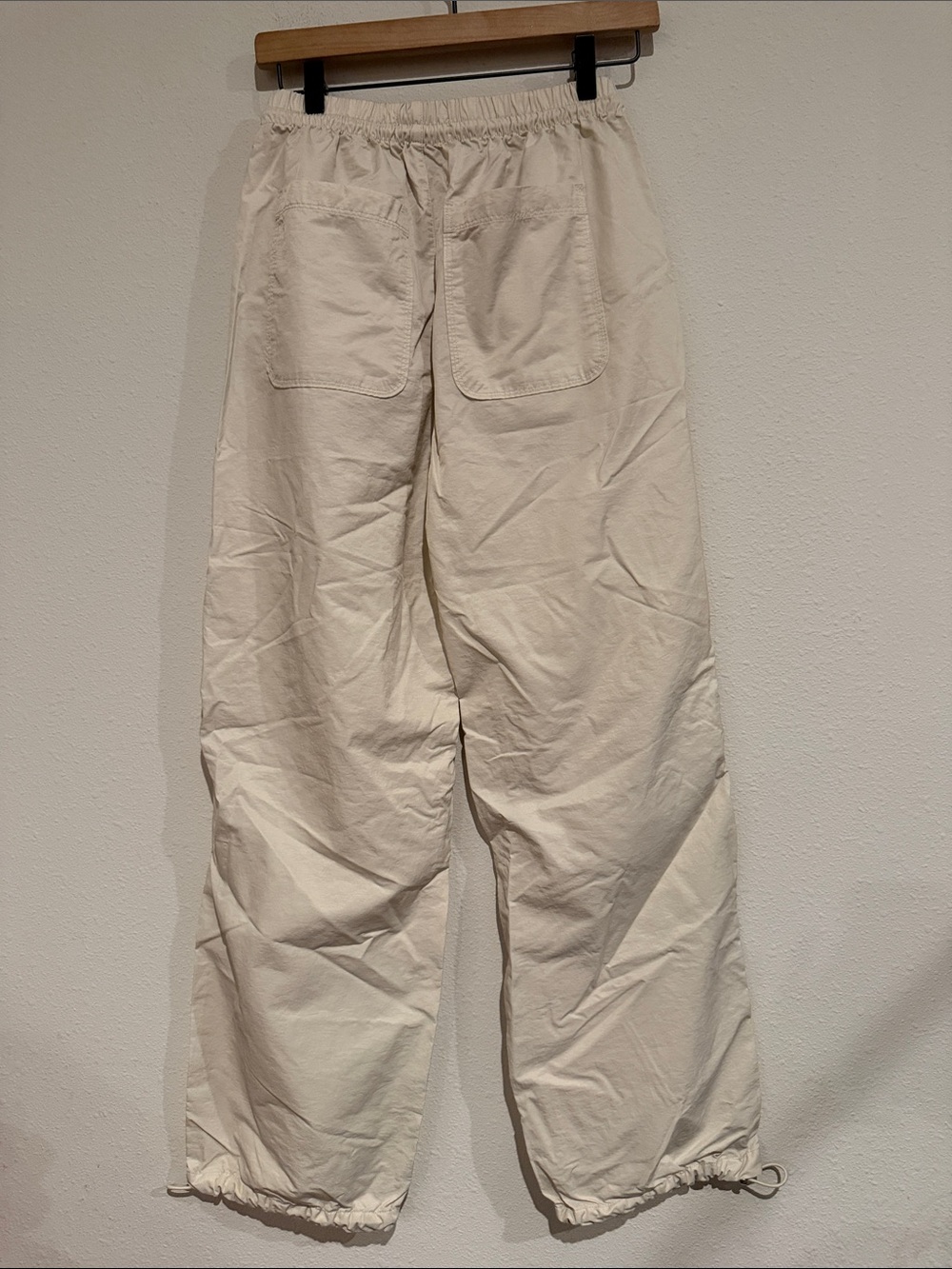 Abercrombie & Fitch Cream Wide-Leg Drawstring Cargo Pants - Picture 9 of 9
